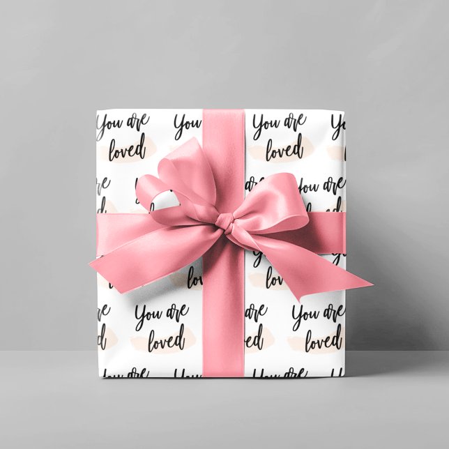 Sie sind ein liebenswertes Set Geschenkpapier Set (Let someone special know how loved they are with these, "You are loved" wrapping paper sheets! )