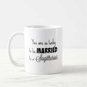 Sie sind so glücklich, zu einem Schützen Tasse