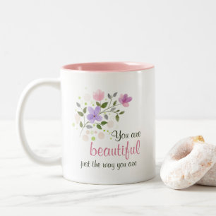 Sie sind wunderschöne Aquarellfarben-Wildblumen Zweifarbige Tasse