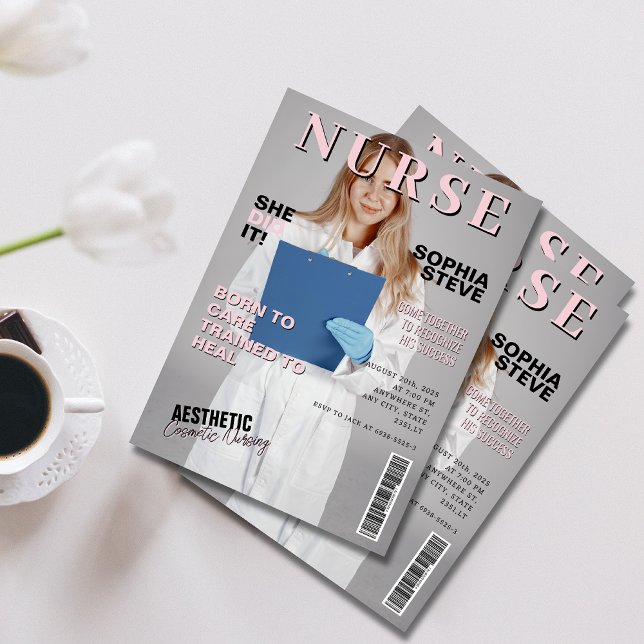 Sie tat es in der Zeitschrift Foto Abschluss Einladung (Von Creator hochgeladen)