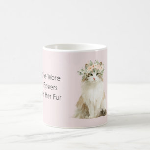 Sie trug Blumen in ihrer Fellkatze Kaffeetasse