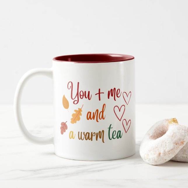 Sie und ich und der warme Tee Herbst lassen gemütl Zweifarbige Tasse (Mit Donut)