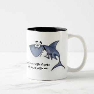 Sie verwirren mit sharksYou Verwirrung mit mir,… Zweifarbige Tasse