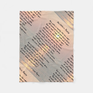 Sie wandert in Beauty/Cape May Sunset Fleece Blank