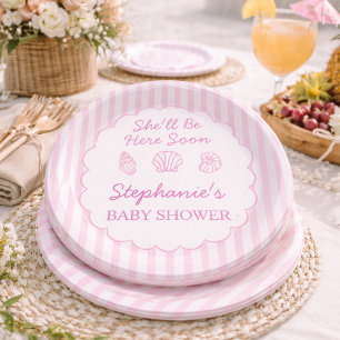 Sie wird bald hier sein Rosa Meeresmuscheln Baby S Pappteller