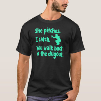 SIE WIRFT, ICH FÄNGT T-Shirt