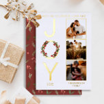 Sie wünschen Frieden Liebe und Freude 3 Foto Weihn Folien Feiertagskarte<br><div class="desc">Wünschen Sie Frieden, Liebe und "Joy" Weihnachts-Design mit einem Kranz überlagert auf dem "O" in "Joy" auf der links mit drei Fotos Ihrer Wahl auf der rechten Seite. Fügen Sie einfach das Jahr und Ihren Familiennamen hinzu, um das Design zu vervollständigen. Im hinteren Teil des Gebäudes findet man eine Wiederholung...</div>