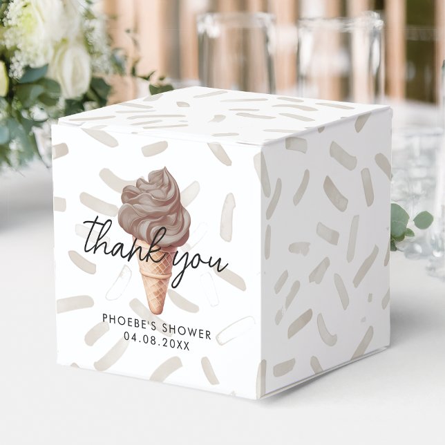 Sie wurde auf dem Schokoladenduschplatz aufgezogen Geschenkschachtel (Von Creator hochgeladen)