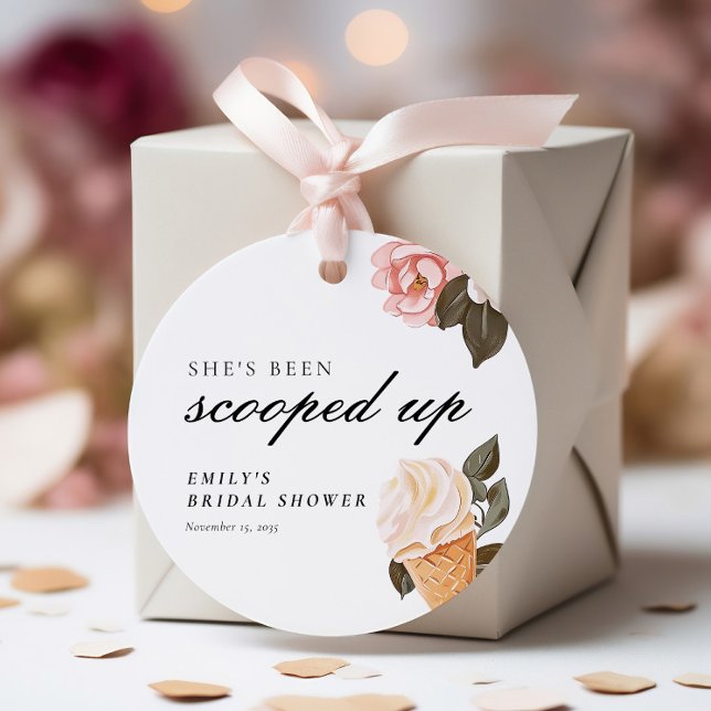 Sie wurde ins Brautparty geschleudert Geschenkanhänger (Von Creator hochgeladen)