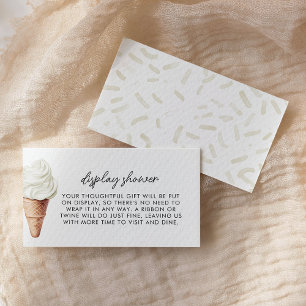 Sie wurde mit einer Vanilla-Display-Dusche versehe Begleitkarte