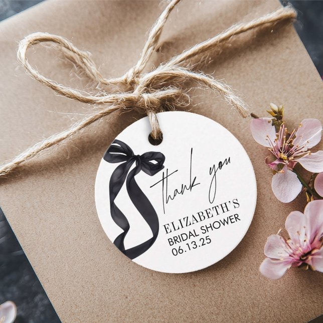 Sie zähmt das Gastgeschenk des Knotens-Brautparty Geschenkanhänger (Von Creator hochgeladen)