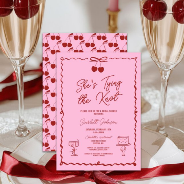 Sie zähmt das rote Brautparty des Knot-Bows Einladung (Pink and Cherry Red She's Tying the Knot Bow Bridal Shower Invitations, Chic Trendy, Wavy, Cherries)