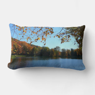 Sieben Quellen Herbstbäume und Teich Lendenkissen