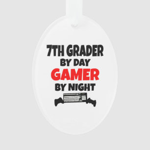 Siebenklässler bei Day Gamer by Night Ornament