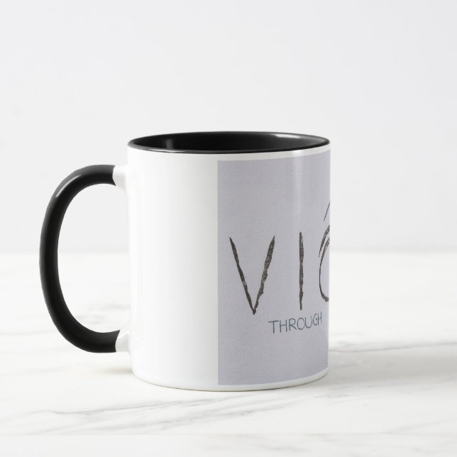 Sieg durch das Opfer Tasse (Links)