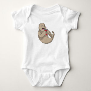 Siegel mit Tasse mit Stroh Baby Strampler