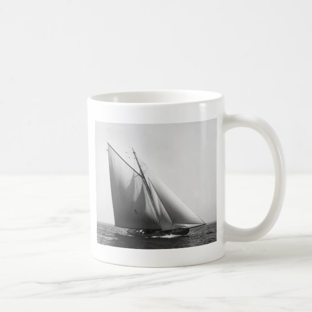Sieger: 1897 kaffeetasse (Rechts)