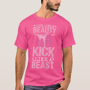 Sieht aus wie ein schöner Kick wie ein Bestie Kara T-Shirt