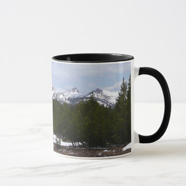 Sierra Nevada Berge und Schnee auf Yosemite Tasse (Rechts)