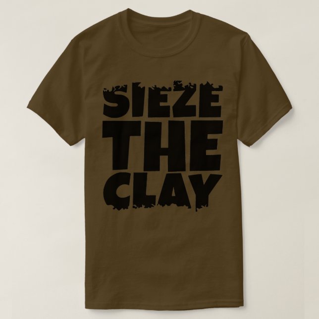 Sieze die schwarze Version des Clay T-Shirt (Design vorne)