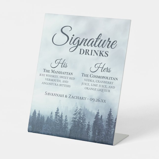 Signature Drinks misty Blue Pine Trees Wedding Sockelschild (Vorderseite)