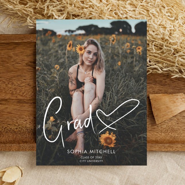 Signature Script Heart Foto Graduation Party Ankündigungspostkarte (Von Creator hochgeladen)