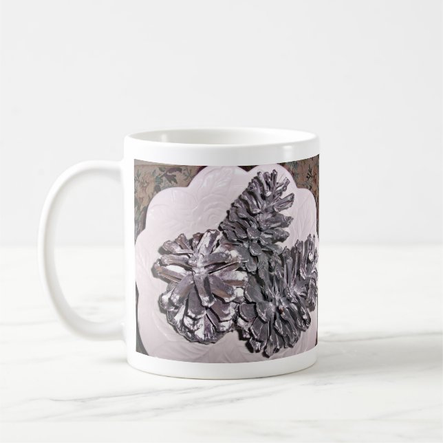 Silber gemalte Kiefernkegel Tasse (Links)
