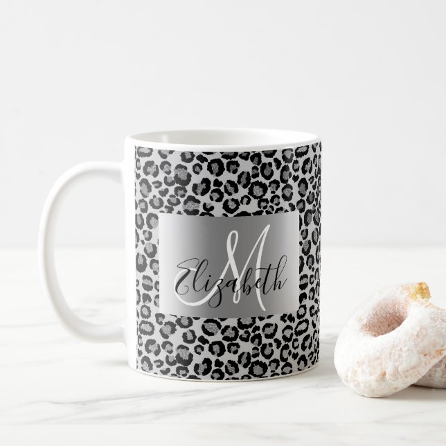 Silber Glitter Leopard Monogram Spaß Kaffeetasse (Mit Donut)