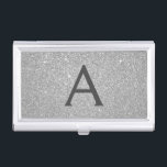 Silber-Glitzer und Sparklogramm Visitenkarten Dose<br><div class="desc">Silver Imitats Glitzer und sparkle Elegant Monogram Business Card Holder. Dieser Visitenkartenhalter kann so angepasst werden,  dass er Ihren Vor- und Erstnamen einbezieht.</div>