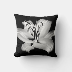 Silber Lily: einfarbige Blumen-Eleganz. Kissen