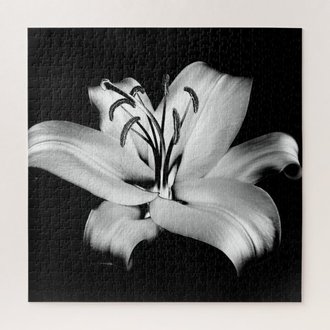 Silber Lily: einfarbige Blumen-Eleganz. Puzzle (Vertikal)
