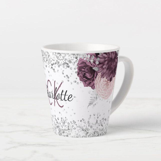 Silberburgund-Blume mit elegantem Monogrammnamen Milchtasse (Rechte Ecke)