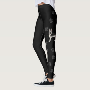 Silberfarbener Sable-Deutscher-Schaferhund mit sch Leggings