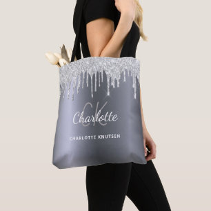 Silberglitter-Tropfen mit monogrammierten Initiale