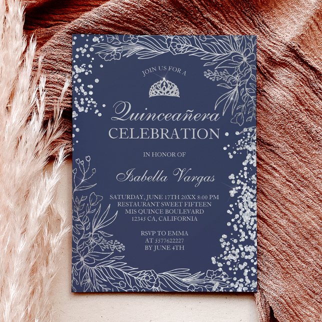 Silberne Blumenmarineinfanterie Foto Tiara Quincea Einladung (Silver floral navy blue photo Tiara Quinceañera Invitation)