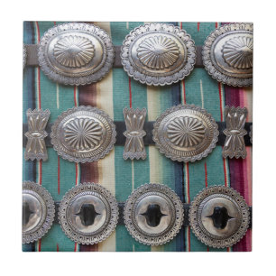 Silberne Gurte für Verkauf, Santa Fe, New Mexiko. Fliese