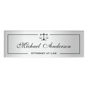 Silberne metallische namenschild