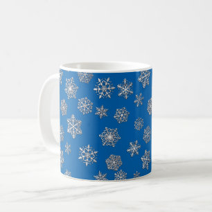 Silberne Schneeflocken auf kobaltblauem Hintergrun Tasse