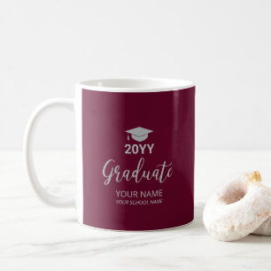 Silberne und burgunderrote personalisierte Abschlu Kaffeetasse