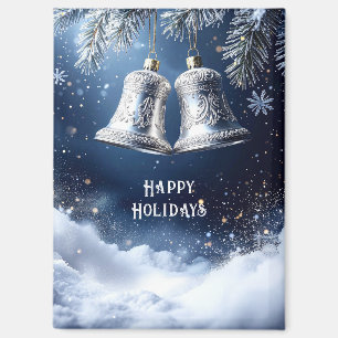 Silberne verzierte Glocken auf frostigen Kiefern M Magnet