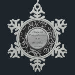 Silberne Wirbel Diamonds 10. Hochzeitstag Schneeflocken Zinn-Ornament<br><div class="desc">Elegante silberne Wirbel 10. Hochzeitstag Schmuck.</div>