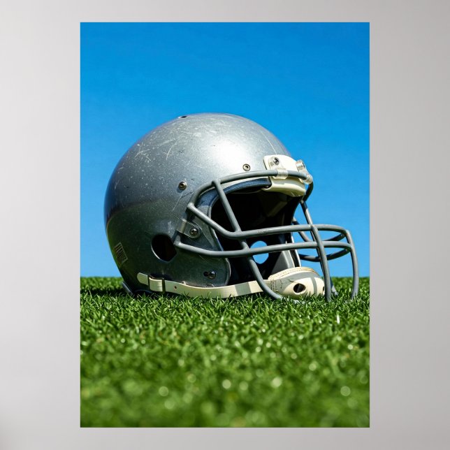 Silberner Fußballhelm Feldansicht Poster (Vorne)