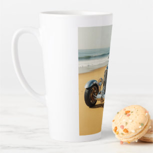 Silbernes Vintage-Auto am Strand Milchtasse