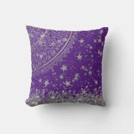 Silbersterne auf Lila Kissen