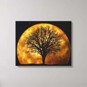 Silhouette der Bäume auf dem Mond Leinwanddruck