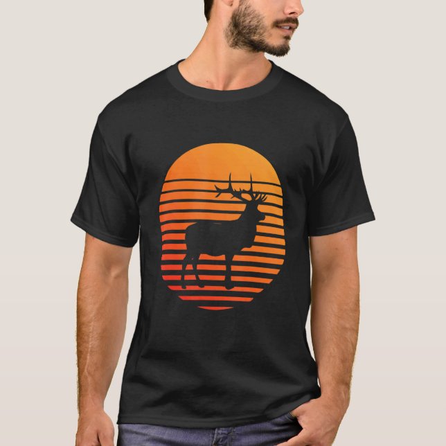 Silhouette der Elche vor der Sonne T-Shirt (Vorderseite)