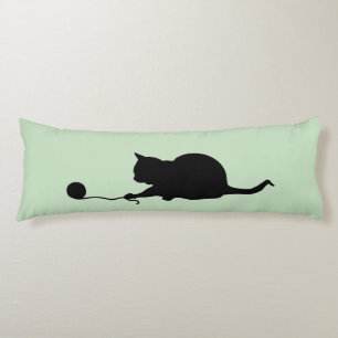 Silhouette der Katze im Spiel Seitenschläferkissen
