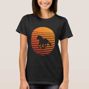 Silhouette der Pferde vor der Sonne T-Shirt