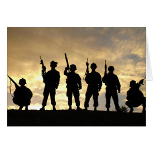 Silhouette der Soldaten in der 101. Im Flugzeug Ab