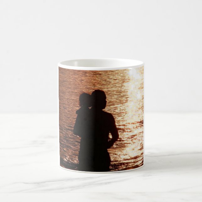Silhouette der Tasse von Vater und Kind (Mittel)